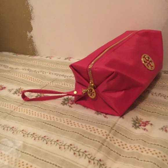 Tory Burch hot pink wristlet/toiletry bag - Picture 4 of 6